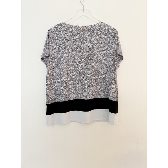 Ivanka Trump Short Sleeve Black and White Patterned Blouse Size XL - Picture 2 of 9